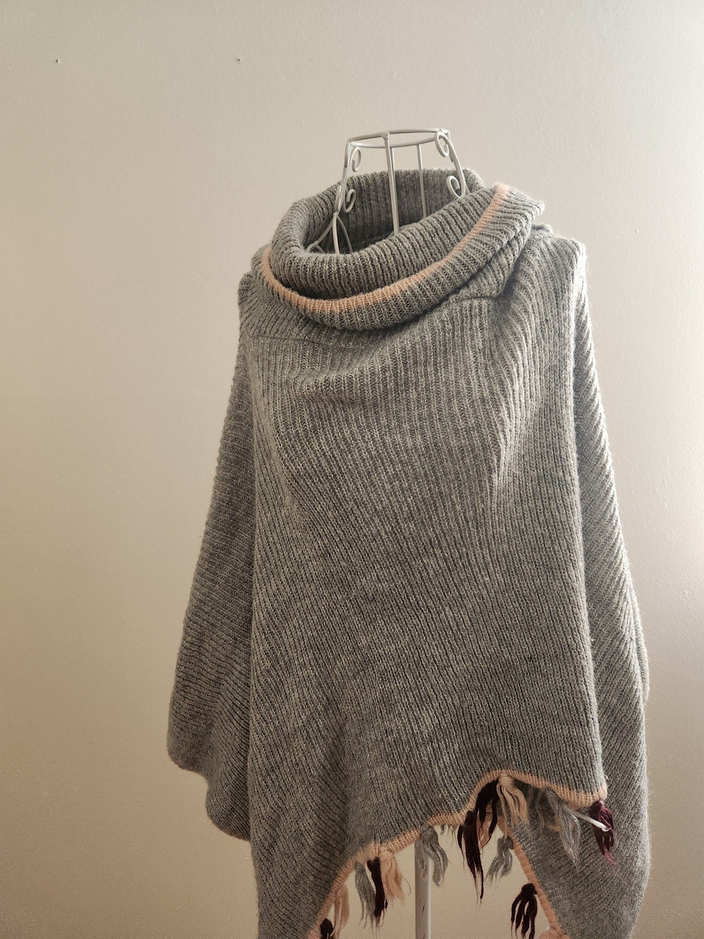 Libby Edelman Grey Knit Cowl Neck Tassel Fringe Boho Poncho Sweater